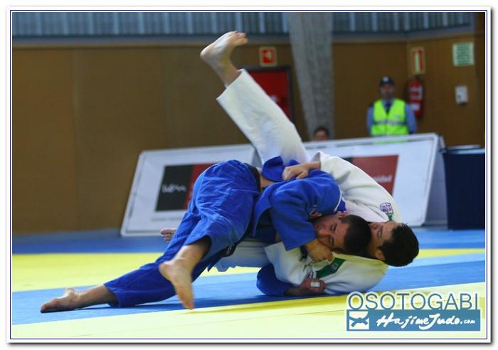 CEU2011 200042